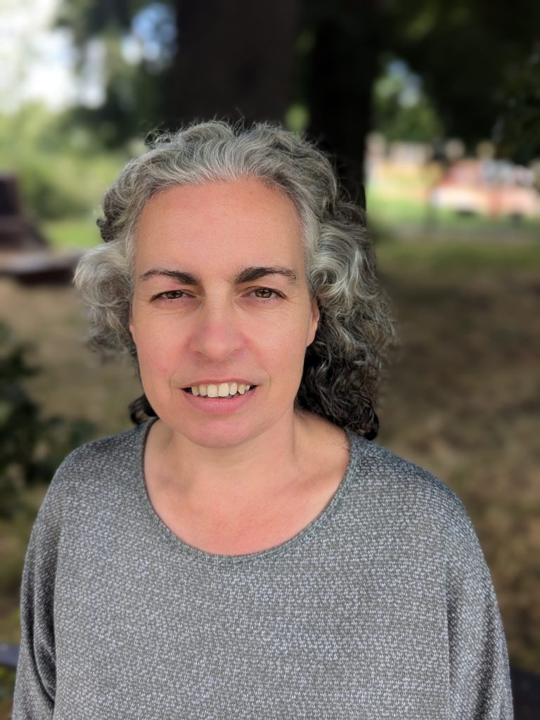 Photo of Elissa Coombs